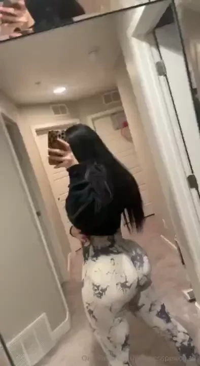 Would you like some of this juicy peach 