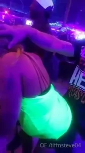 Some days u just gotta shake that ass