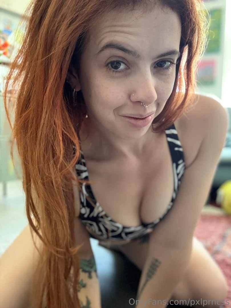 I love how my ass amp titties look in this cute workout set 