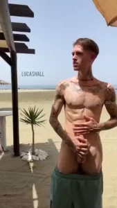Who loves the outdoor content
