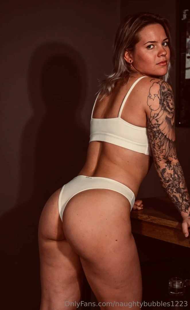 I m not sure if i should post this pic might take down later 