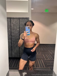 Im bout to start posting old pics of me looking jacked cuz im not self