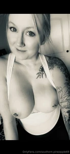 Happy monochrome and milf monday i have some new fetish content for