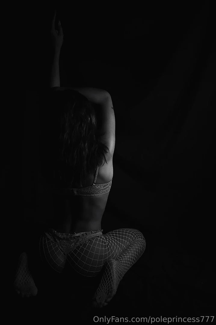 Dm me about buying my used panties 