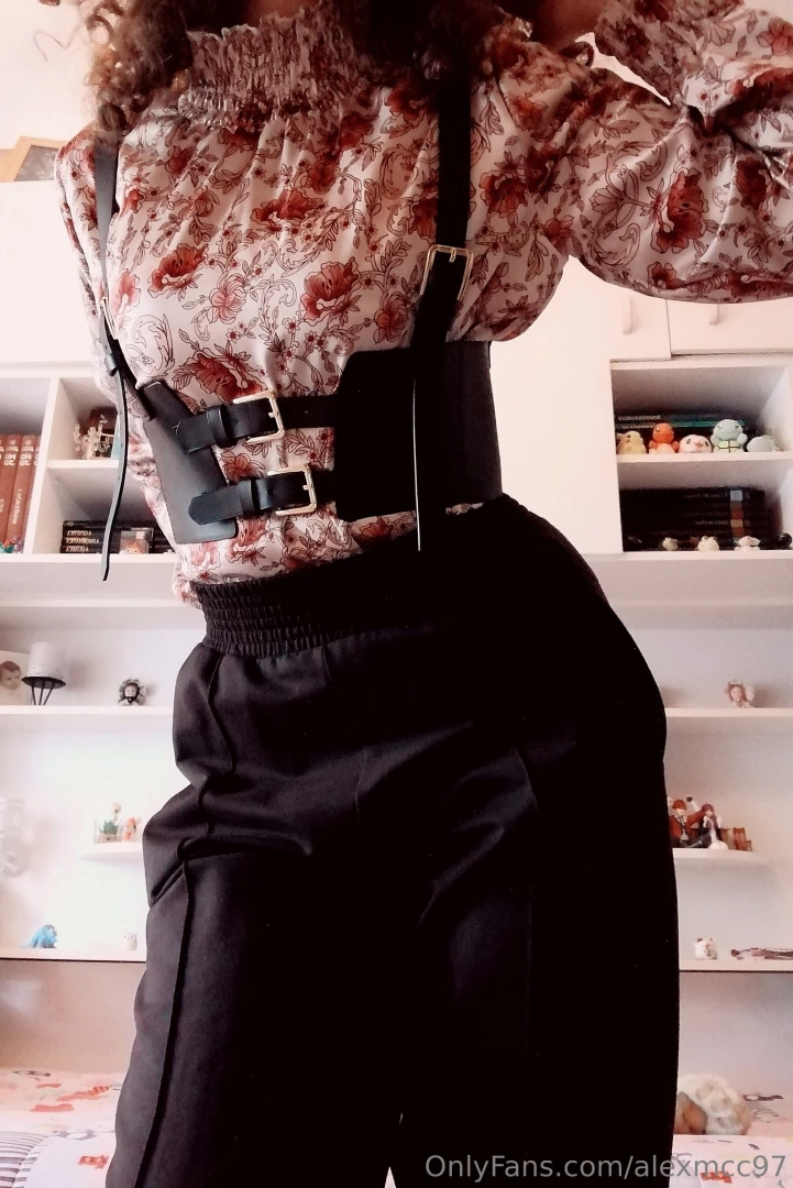 I bought this because i tought it was cool but i think it looks better 