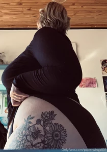 Hey everyone send me any requests for some of my next photos with a part 1