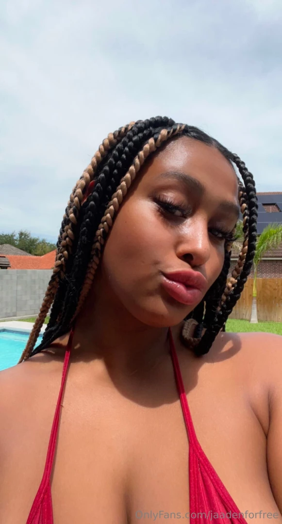 Subscribe to my page jaadenkyrelle now for daily doses of pleasure 