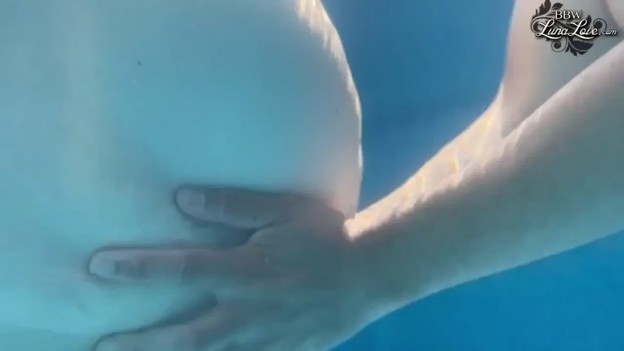 I love when you play with me under the water 
