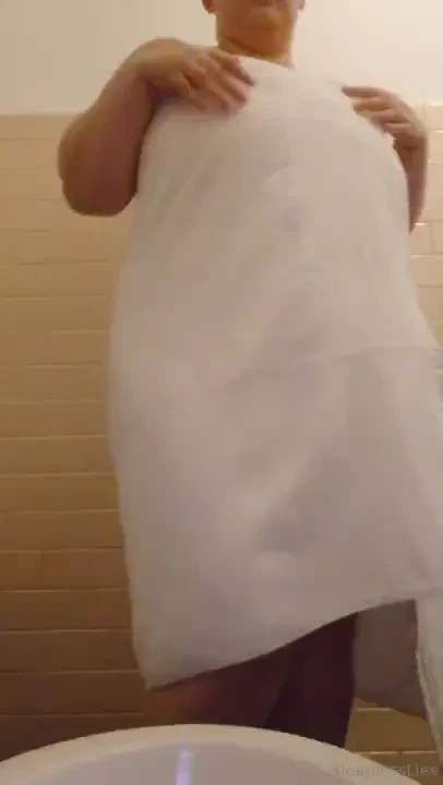 Feeling shower fresh ready for a good night sleep and a hella early 
