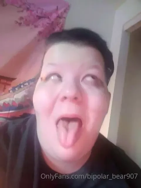 Someone cum on this face 