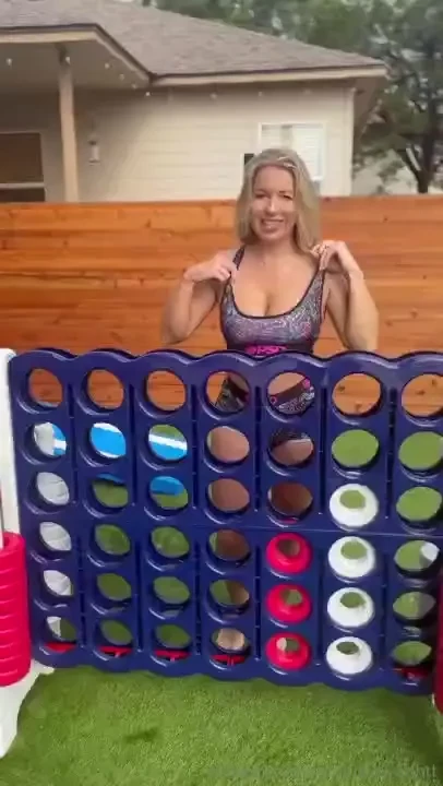 Strip connect 4 texasthighs to see me reveal my boobs tonight after i 