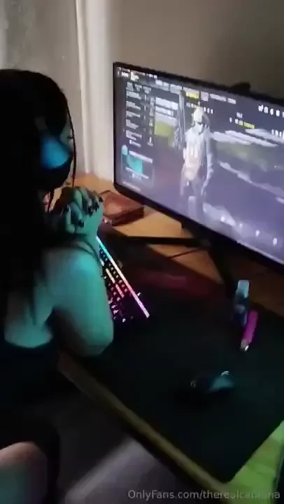 Wanna play with your babe 