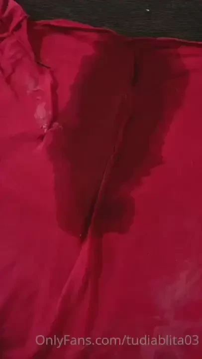 This baby is too hot fuck it feels so good to ride and fuck that dildo 