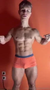 I will show you what i m packing if you leave me a tip