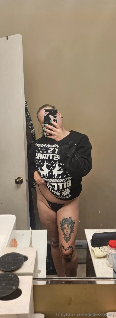 It s christmas bitches 