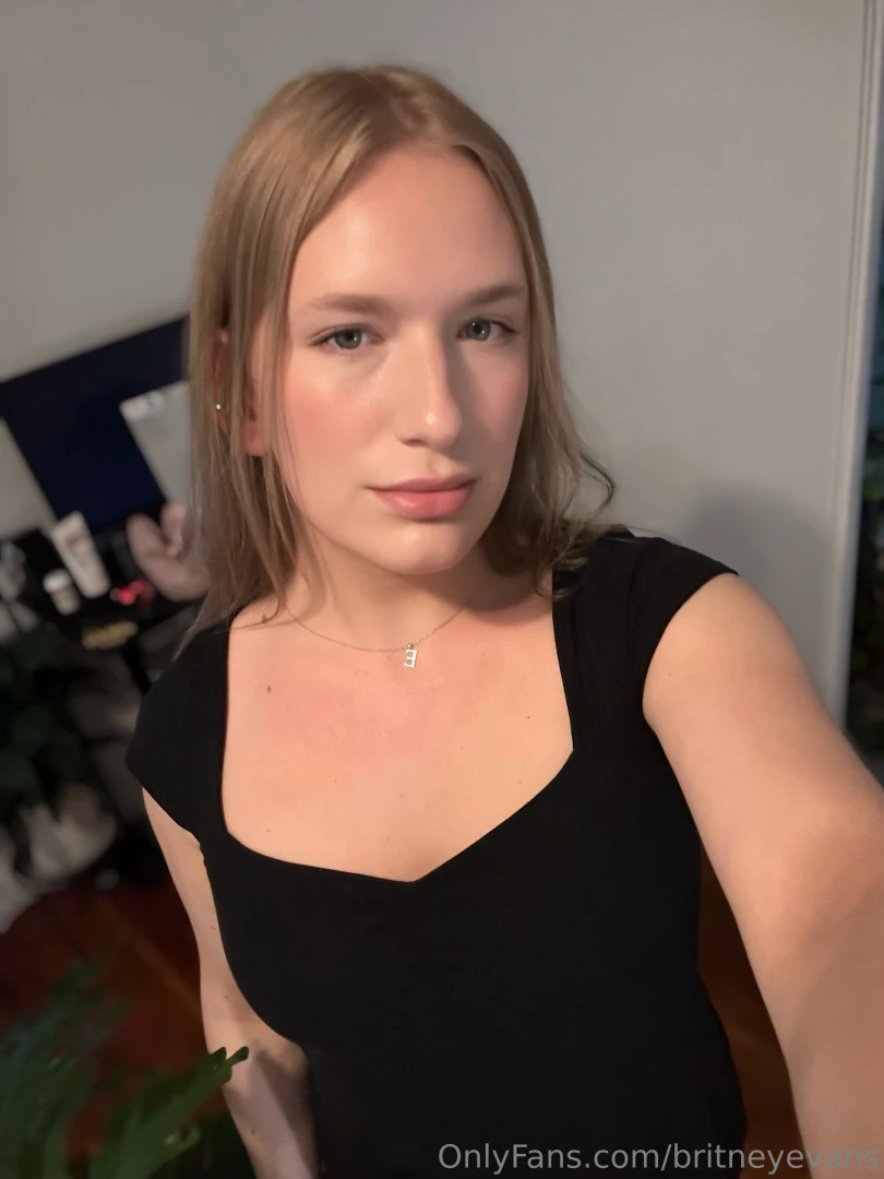 Would you ever date a trans girl 