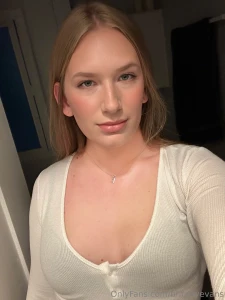 Would you bust a load onto my pretty face