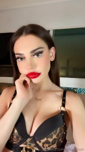 Tip in five dollars for an exclusive sexy video sent to you in the dm