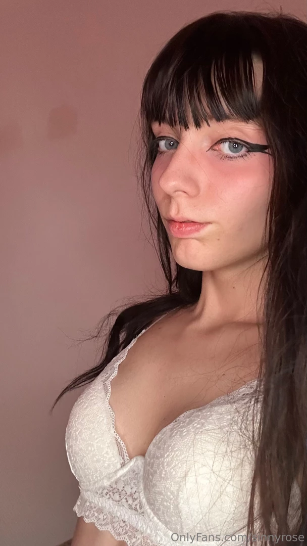 Bet i can make you blush in the chat 