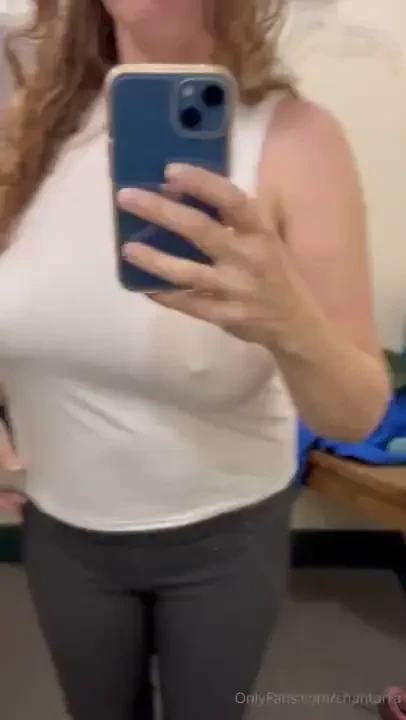 Actually went to try on some clothes this one looks much better 