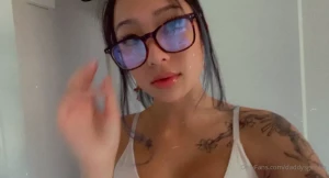 Glasses or no part 7