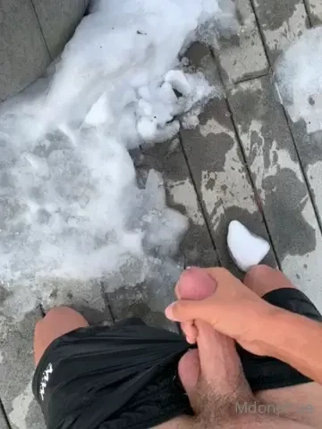 Cold af but here s a lil outdoor cumshot 