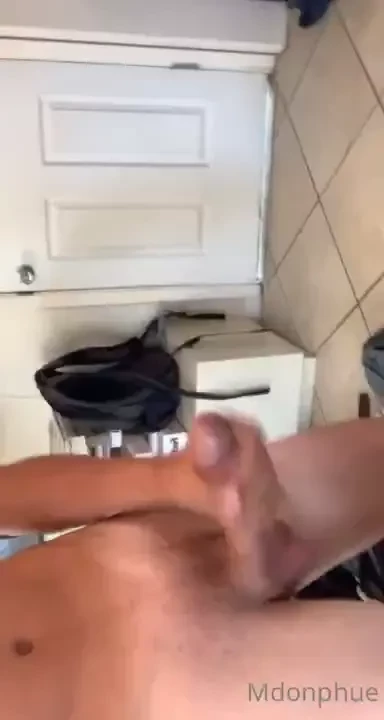 Can someone plz come clean my mirror 