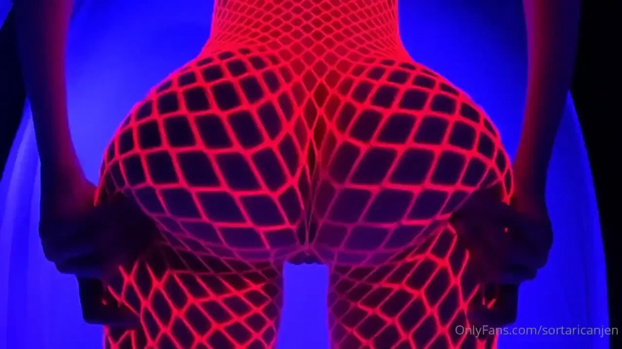 While my body rests this week enjoy some more booty shaking in full 