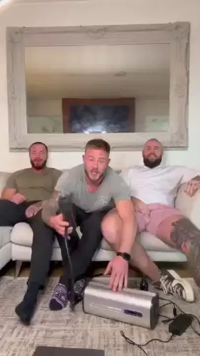 Got together with onlyb1gr0b and jaytheplasterer to demo the milking 