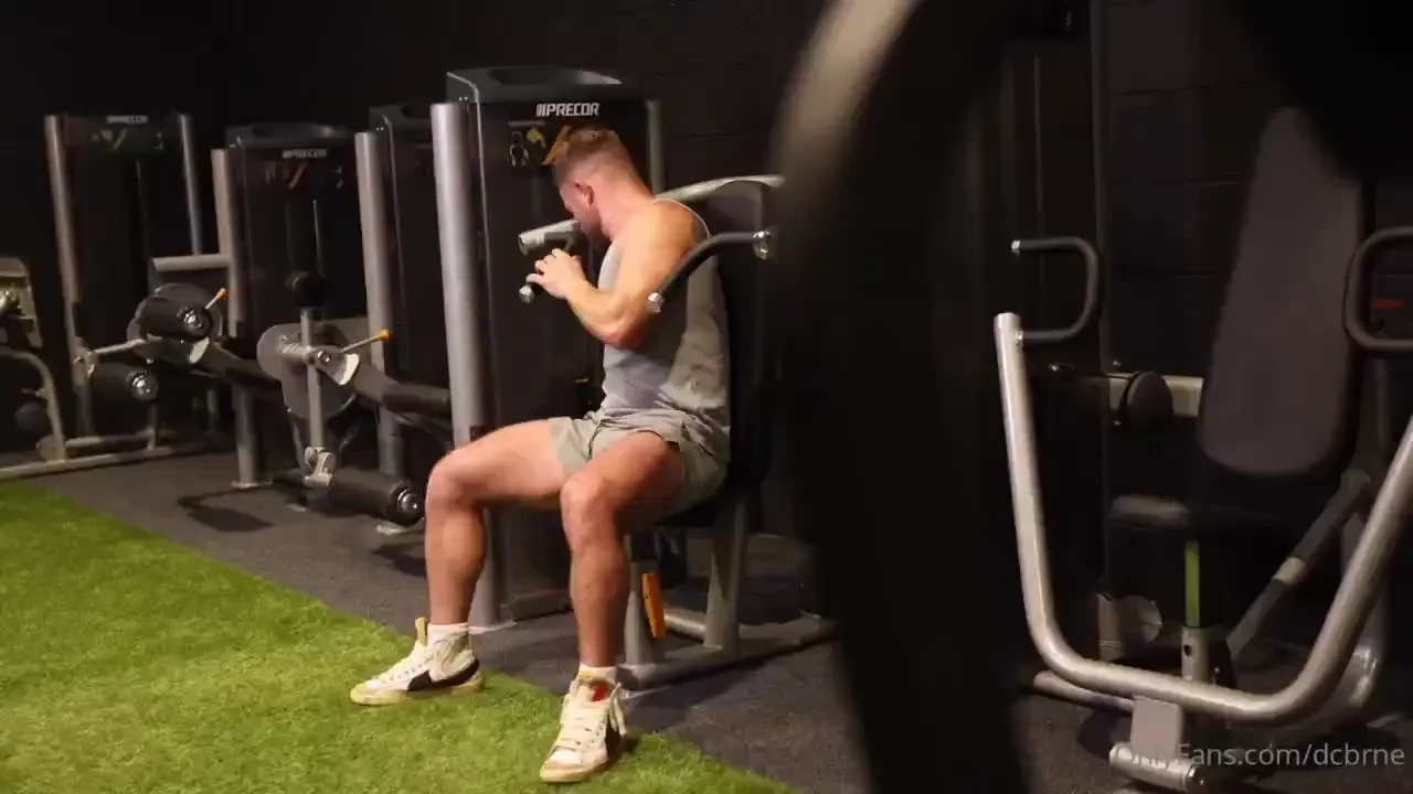 Here s a little gym fantasy filmed with pumpaction filmed in pov 