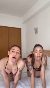 Creo que cuando estoy con mi amiga bubuudyamod solemos portarnos muy