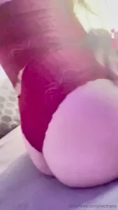 Toquei uma punheta gostosa e gozei em cima de mim me lambuzando toda