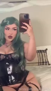 Glasses or no glasses comment and i ll send you more pics from this