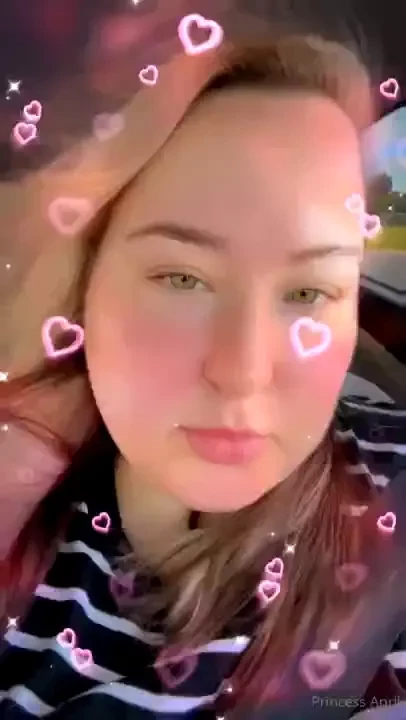 Idk i thought i looked pretty and i like how my eyes look here 