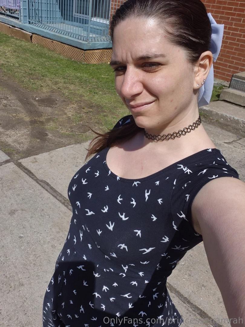 Bonne journee mes loulou nous on profite du beau temps en famille 