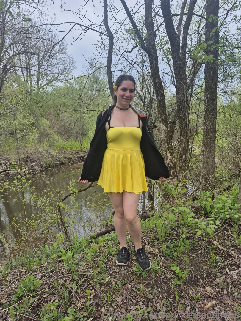 Petite promenade h siter pas a tipper pour m encourager si vous aimer part 1 