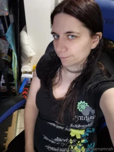 Jai du temps a tuer aujourd hui pour jasez et faire des photo live en