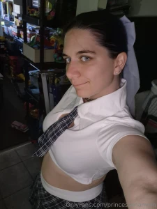 Bonne journeee mes loulou je suis de service ce soir 20h va sur les