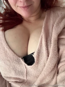 Ignore the fact my jumper is broken its comfy ok