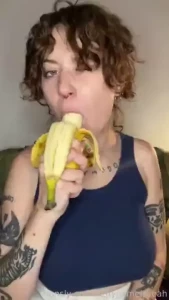 So lucky banana banana bananasucking suck deepthroat throat sucking