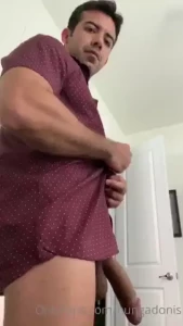 2 hot videos and 1 pic showing some booty in this one