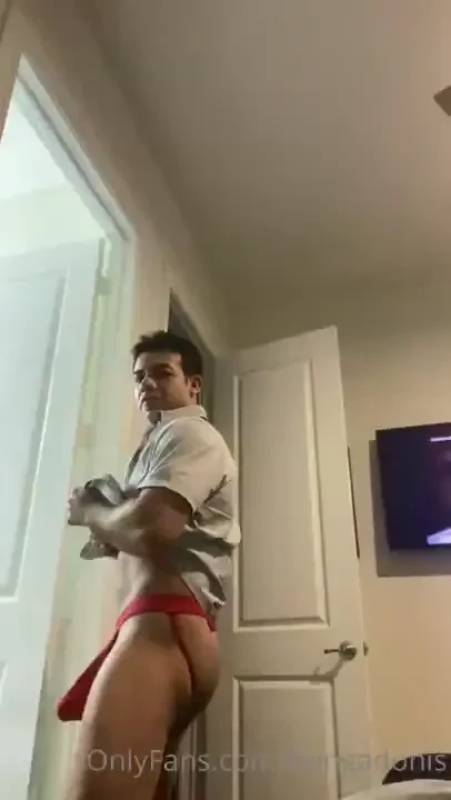 Dancing video flexing my cock and 2 hot pics due to the immense 