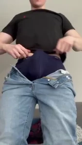 Pretty big cumshot at the end i think i count 8 squirts