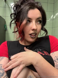 This is such a silly but hot video i love it heheh watch me try to part 1