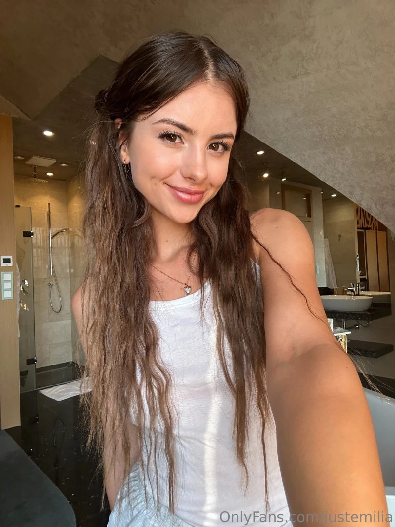 Dont let my innocent face fool u bby let me be ur naughty cumslut 