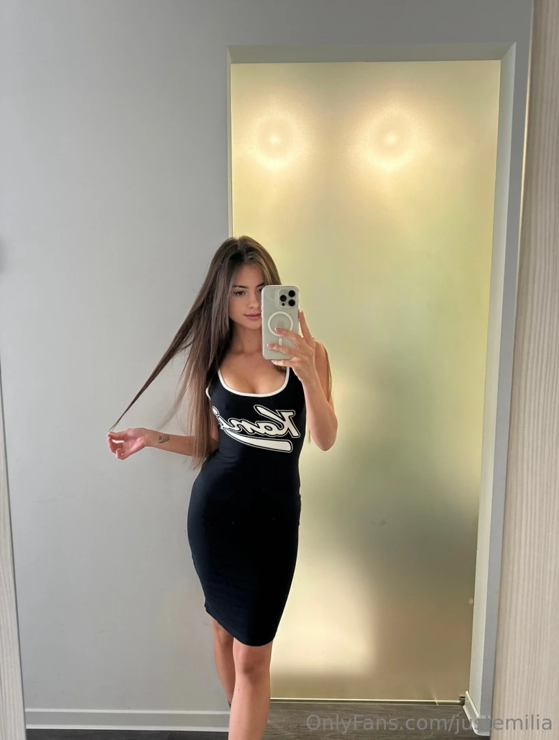 Dress would indeed look a lot better on ur bedroom floor 