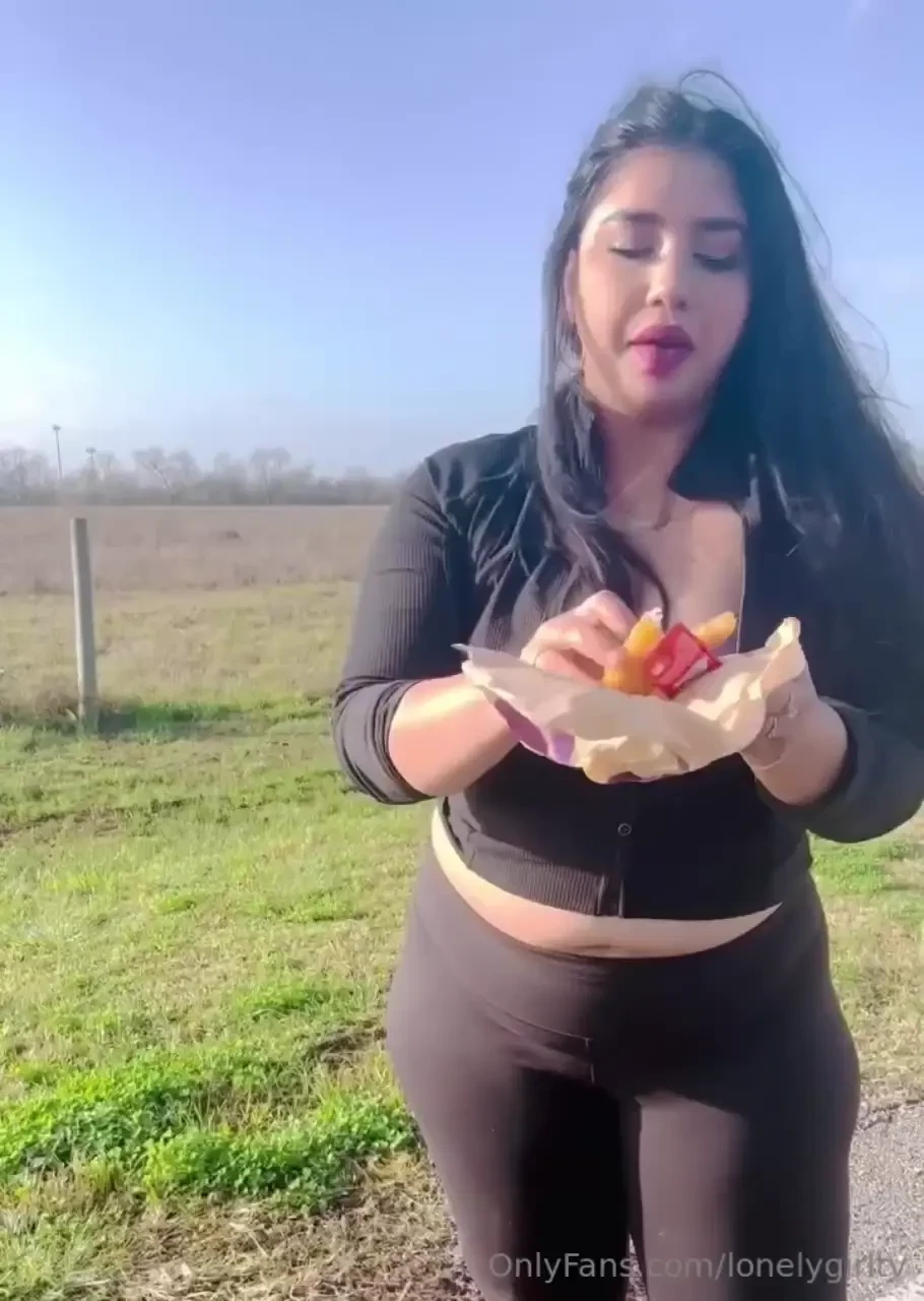 Taco bell literally makes my pussy moist 