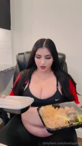 Mmmmm i pigged out on some delicious chinese food today stay tuned for