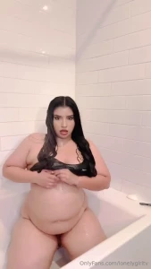 Daddy gives fat slut a shower because she couldn t reach her private
