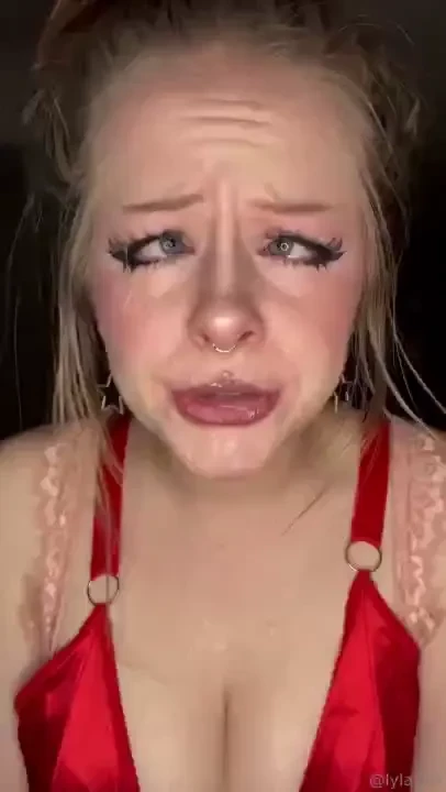 Hehe i m such a cock hungry slut i wish that i could deep throat you 